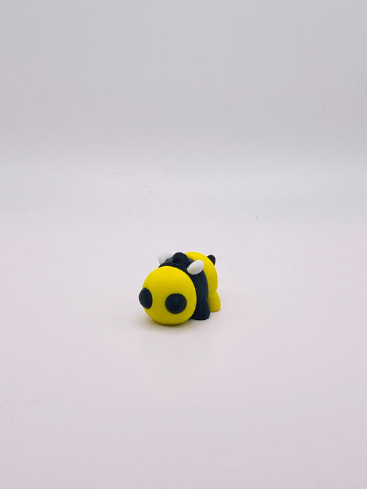 Cute Bumble Bee Keychain – Buzzing with Charm for Keys & Bags