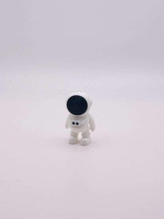 Classic White Astronaut Keychain – Sleek and Space-Ready Companion for Keys & Bags