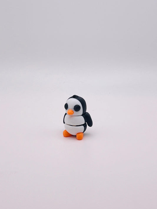 Penguin Keychain – Cute Antarctic Friend for Keys & Bags